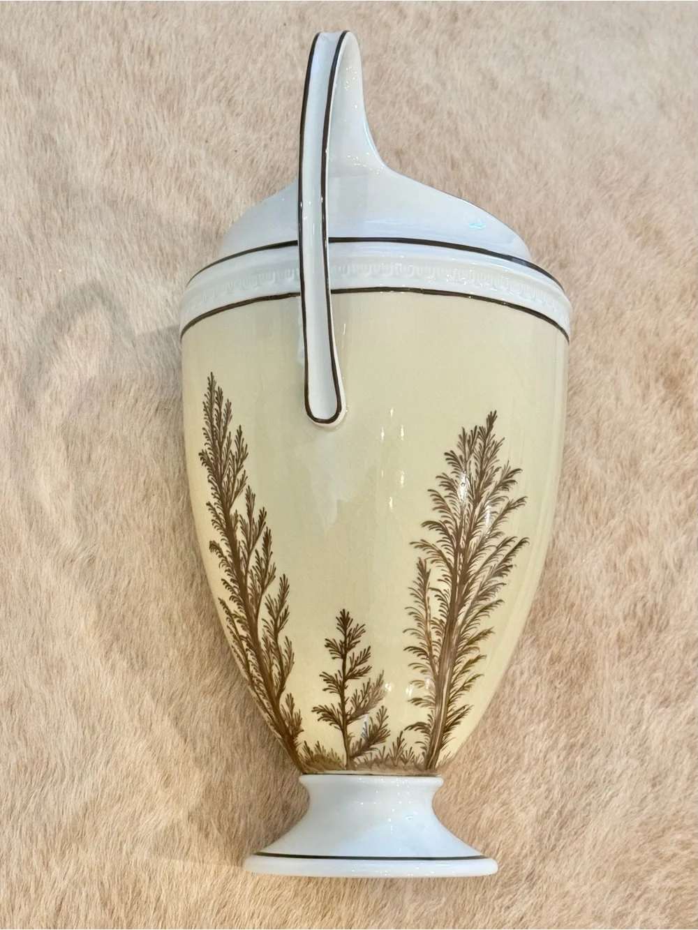 RARE Williamsburg Global Views Large Double Handled Crackled Glaze Mochaware Urn